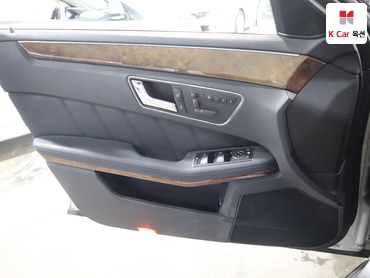 2011 - mercedes-benz e300