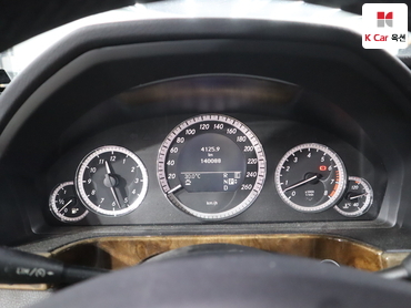 2011 - mercedes-benz e300
