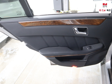 2011 - mercedes-benz e300