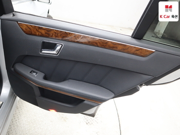 2011 - mercedes-benz e300