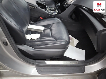 2011 - hyundai grandeur