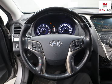 2011 - hyundai grandeur