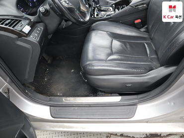 2011 - hyundai grandeur