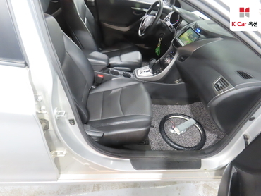 2013 - hyundai avante