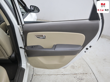 2010 - hyundai avante
