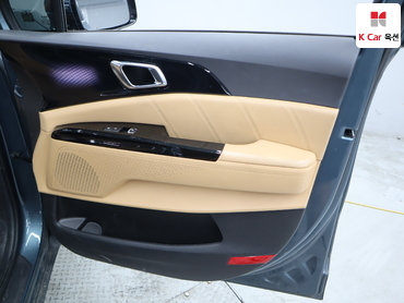 2023 - kia carnival