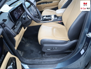 2023 - kia carnival