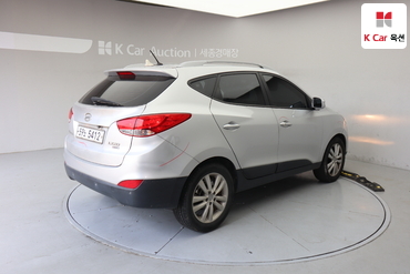 2011 - hyundai tucson