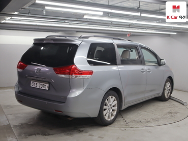 2014 - toyota sienna