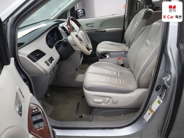 2014 - toyota sienna