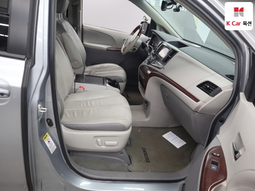 2014 - toyota sienna