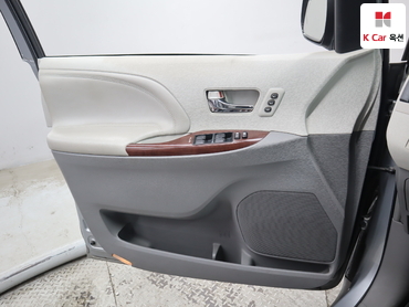 2014 - toyota sienna