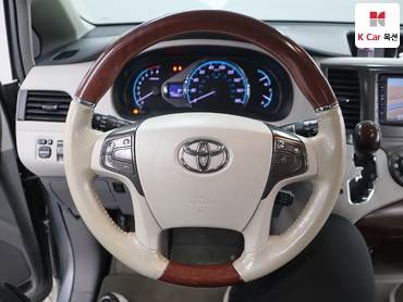 2014 - toyota sienna