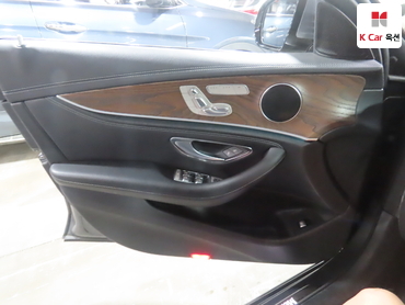 2017 - mercedes-benz e300