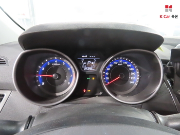 2015 - hyundai avante