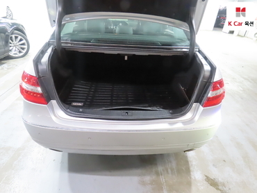 2011 - mercedes-benz e300