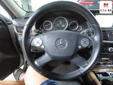 2011 - mercedes-benz e300