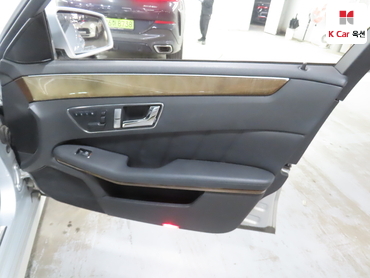2011 - mercedes-benz e300