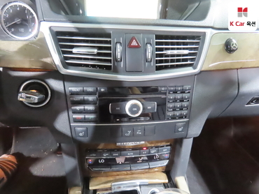 2011 - mercedes-benz e300