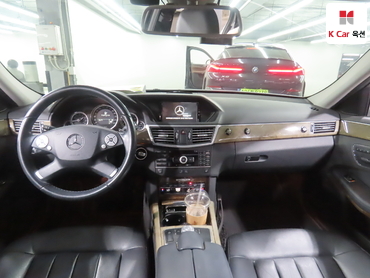 2011 - mercedes-benz e300