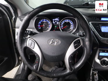 2012 - hyundai avante