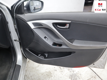 2012 - hyundai avante