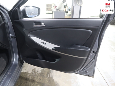 2017 - hyundai accent