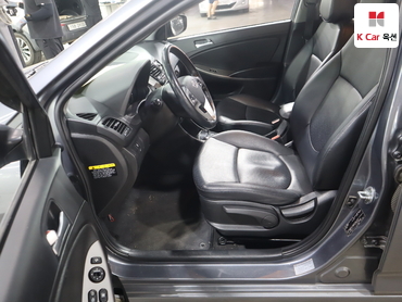 2017 - hyundai accent