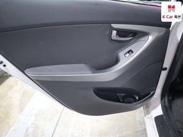 2015 - hyundai avante