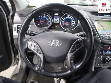2014 - hyundai avante