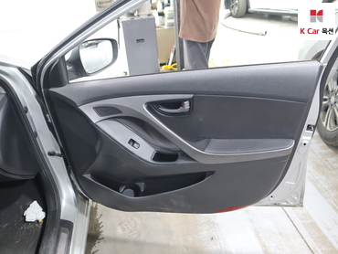 2014 - hyundai avante