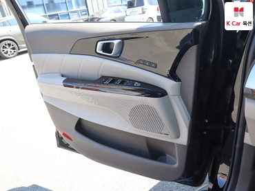 2023 - kia carnival