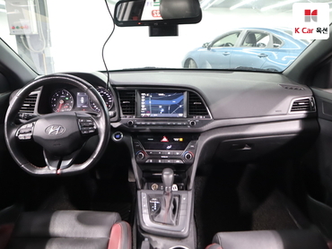 2018 - hyundai avante