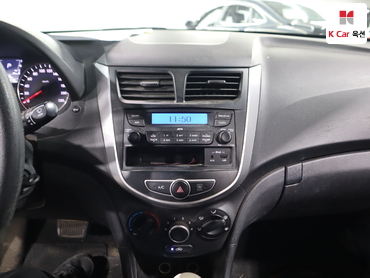 2011 - hyundai accent