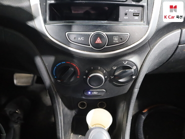 2011 - hyundai accent