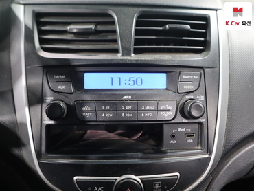 2011 - hyundai accent