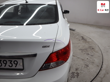 2011 - hyundai accent