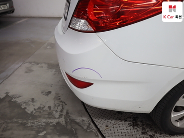 2011 - hyundai accent