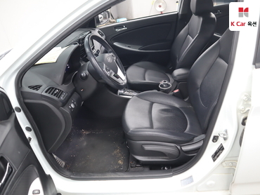 2011 - hyundai accent