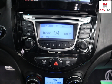 2011 - hyundai accent