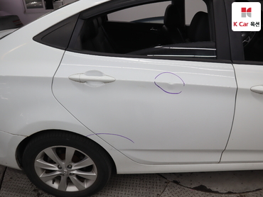2011 - hyundai accent