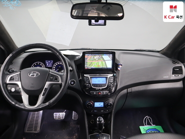 2011 - hyundai accent