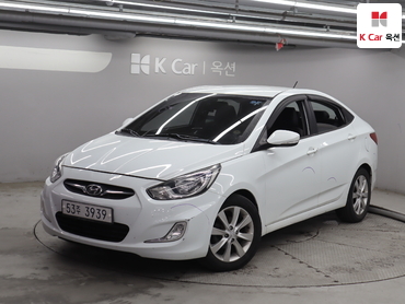 2011 - hyundai accent
