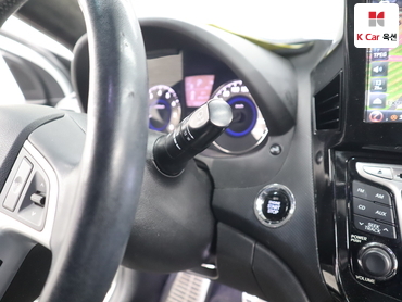 2011 - hyundai accent