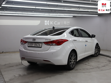 2012 - hyundai avante