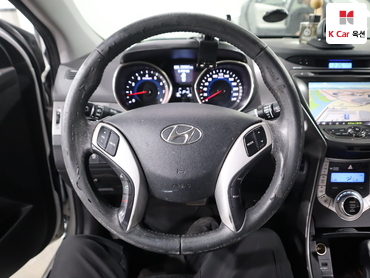 2012 - hyundai avante