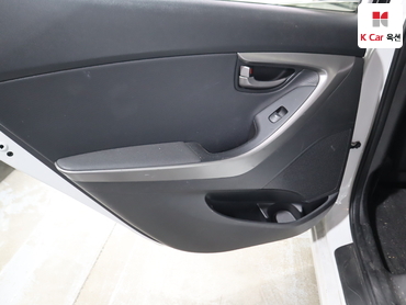 2012 - hyundai avante