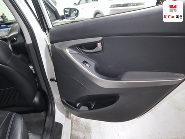 2012 - hyundai avante