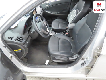 2016 - hyundai accent