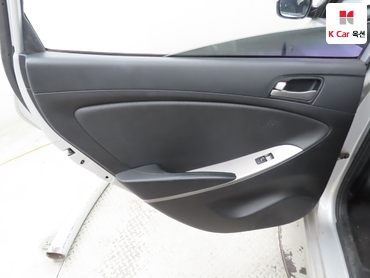 2016 - hyundai accent
